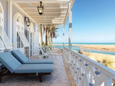 Beach Front Suite, La Maison Bleue