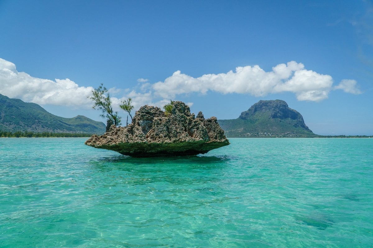 Le Morne wingfoil holidays