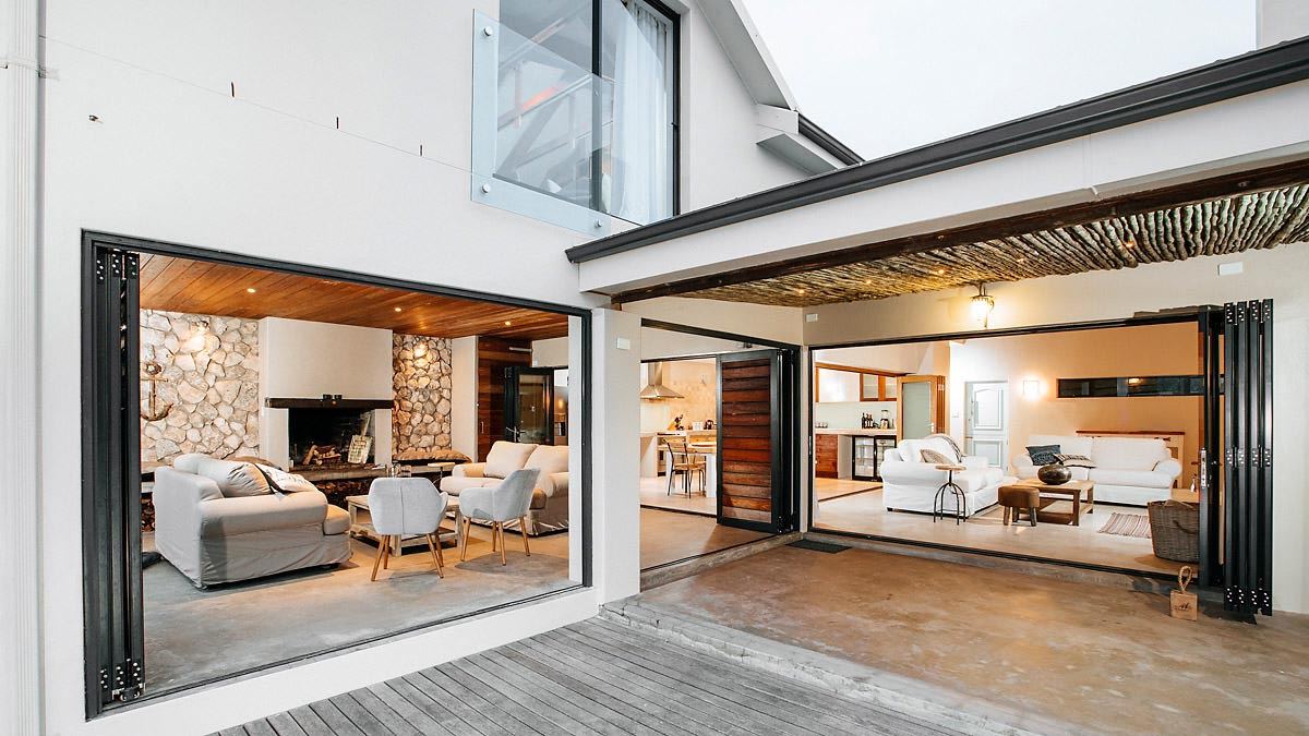 Langebaan Luxury Villa, Langebaan - wingfoil holidays
