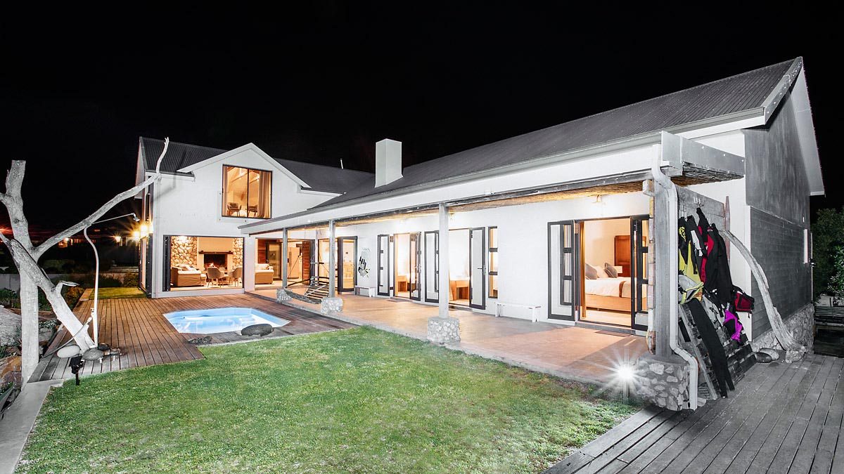 Langebaan Luxury Villa, Langebaan - wingfoil holidays