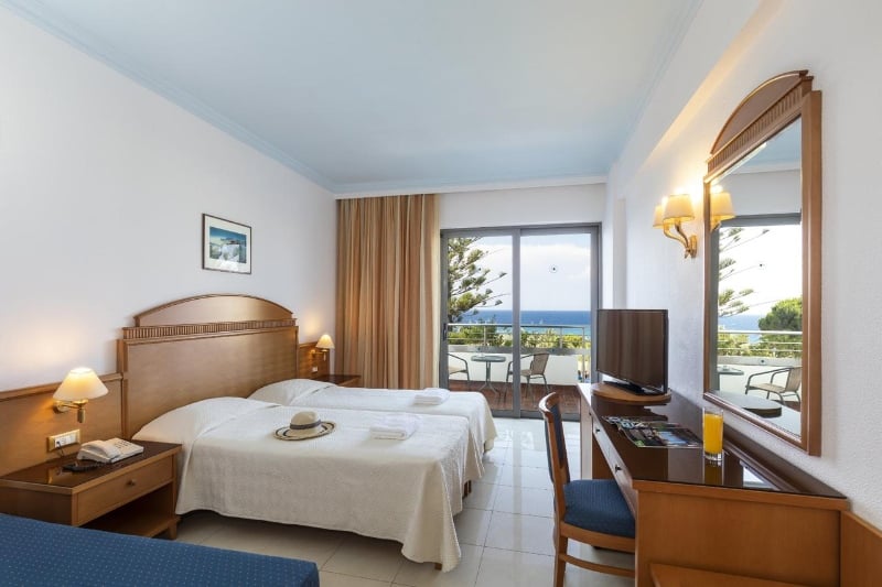 Blue Horizon, Rhodes North - wingfoil holidays