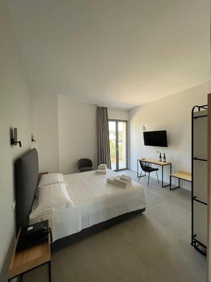 Custera Farm Boutique, Lo Stagnone Sicily - wingfoil holidays