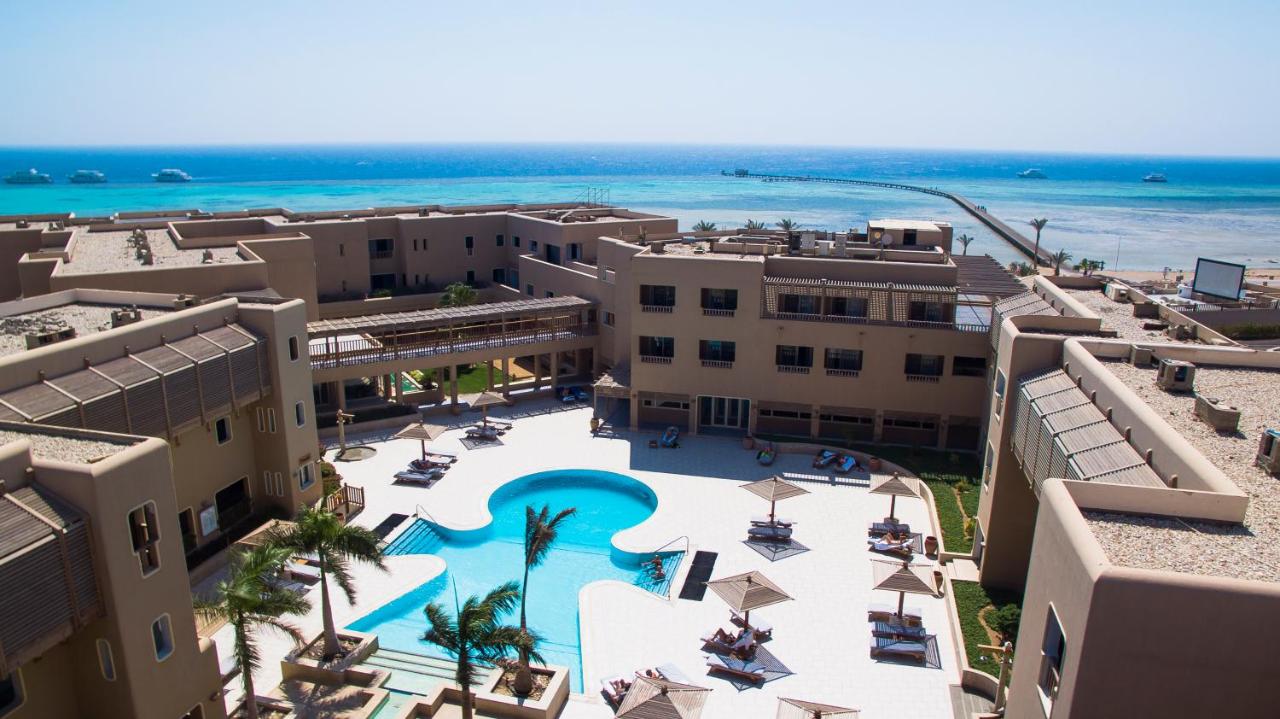 The Breakers Kitesurf And Dive Lodge, Soma Bay - wingfoil holidays