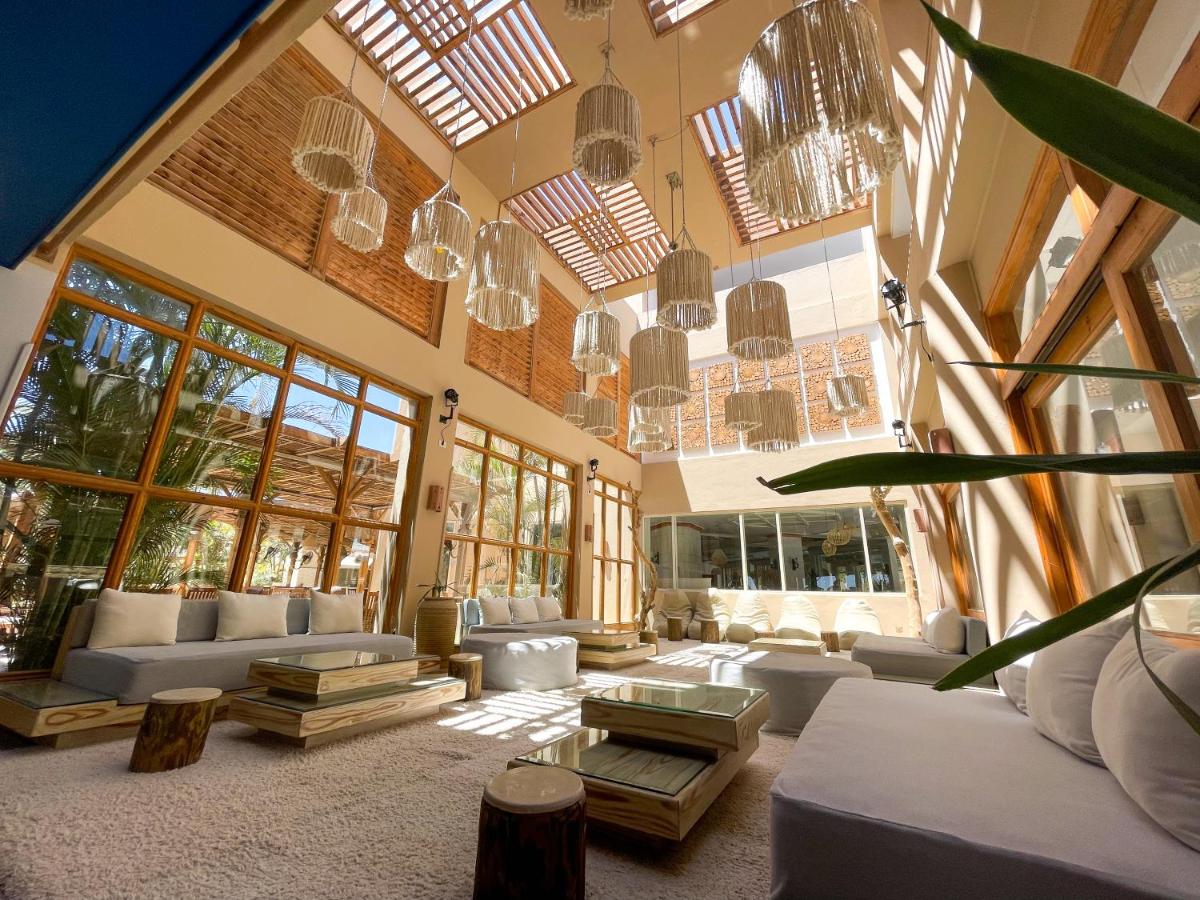 The Breakers Kitesurf And Dive Lodge, Soma Bay - wingfoil holidays