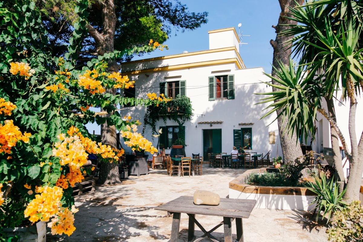 Kite Villa Marsala, Lo Stagnone Sicily — Solo Wing Foiling Holidays