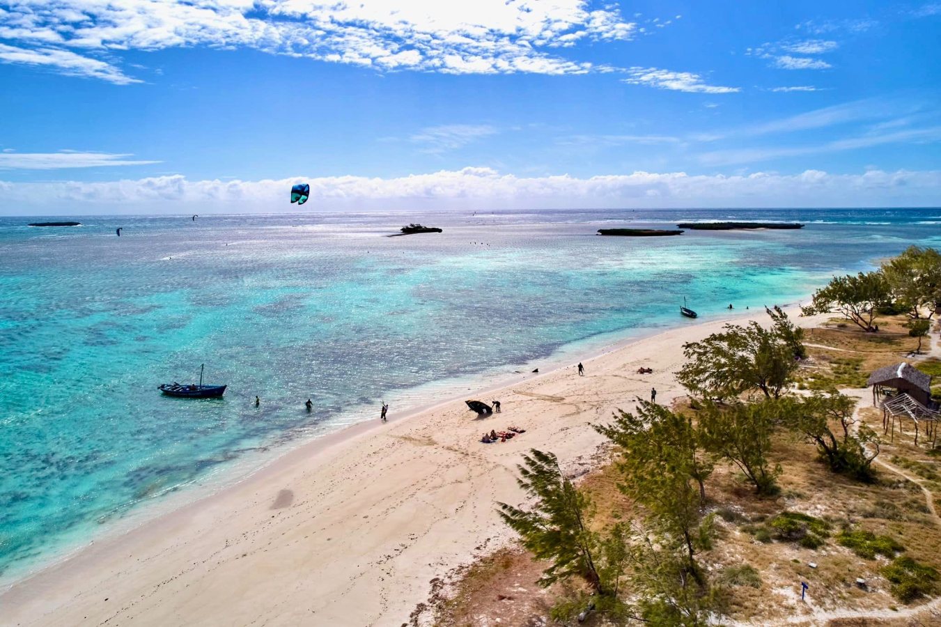 Babaomby Beach Resort, Sakalava Bay And Emerald Sea - wingfoil holidays