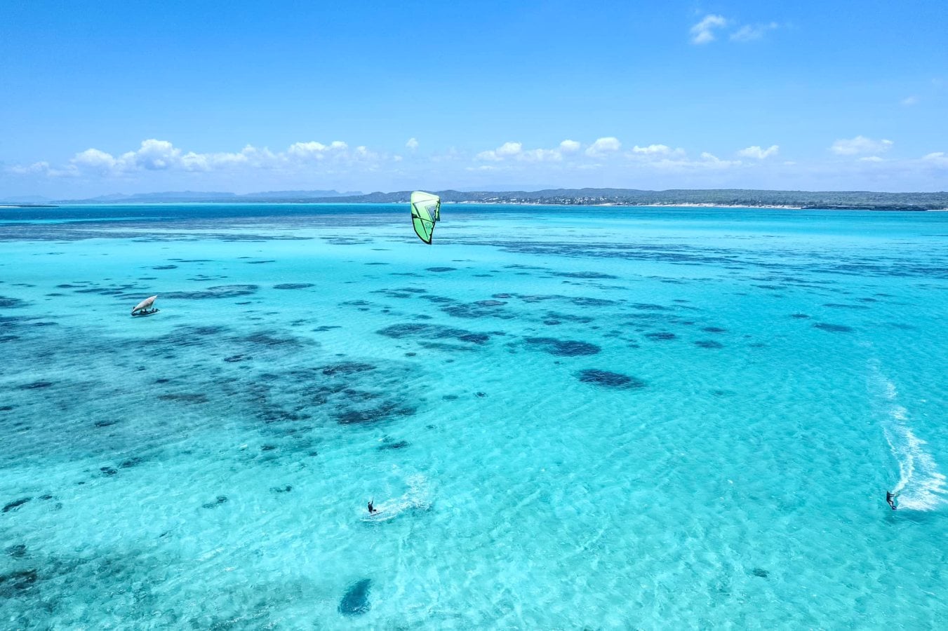 Babaomby Beach Resort, Sakalava Bay And Emerald Sea - wingfoil holidays